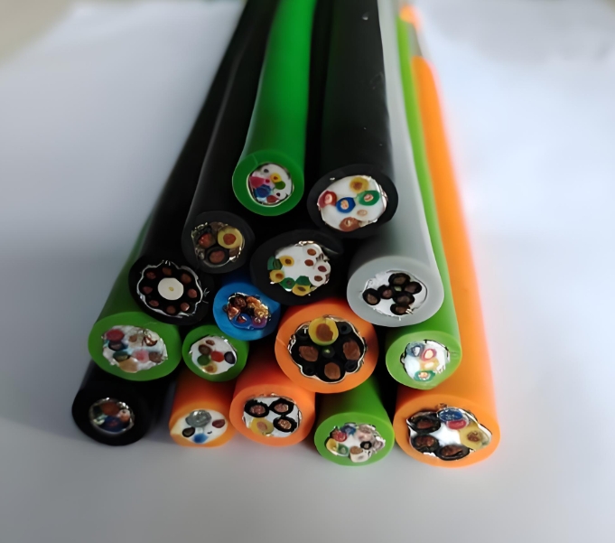 廣東金聯(lián)宇電纜告訴您機器人電纜要求有哪些呢？.jpg